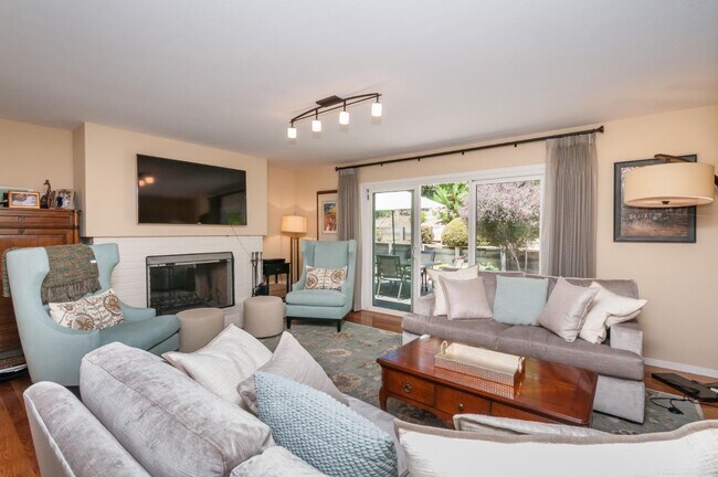 Building Photo - 3032 Brittan Ave