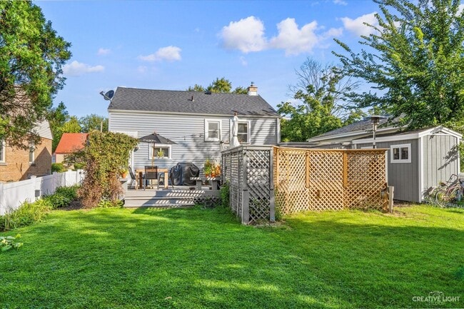 Building Photo - 235 W Hickory Rd