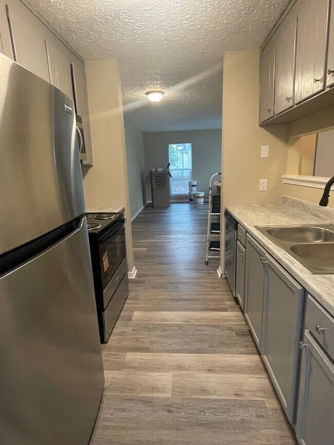 Building Photo - 531 Amquiwood Ct