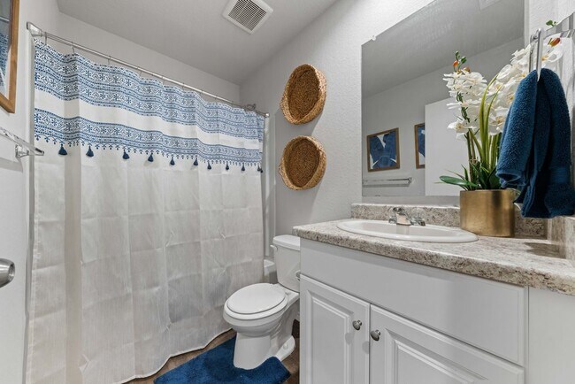 Building Photo - Spacious 3-Bed Home with Pool Access, Trails, and Fenced Yard in Converse