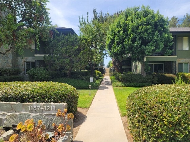 Building Photo - 1209 S Orange Grove Blvd