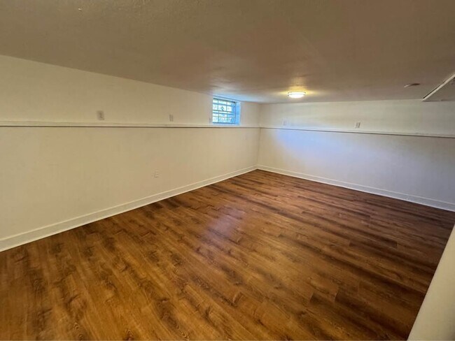 Building Photo - 14 Dellwood Dr