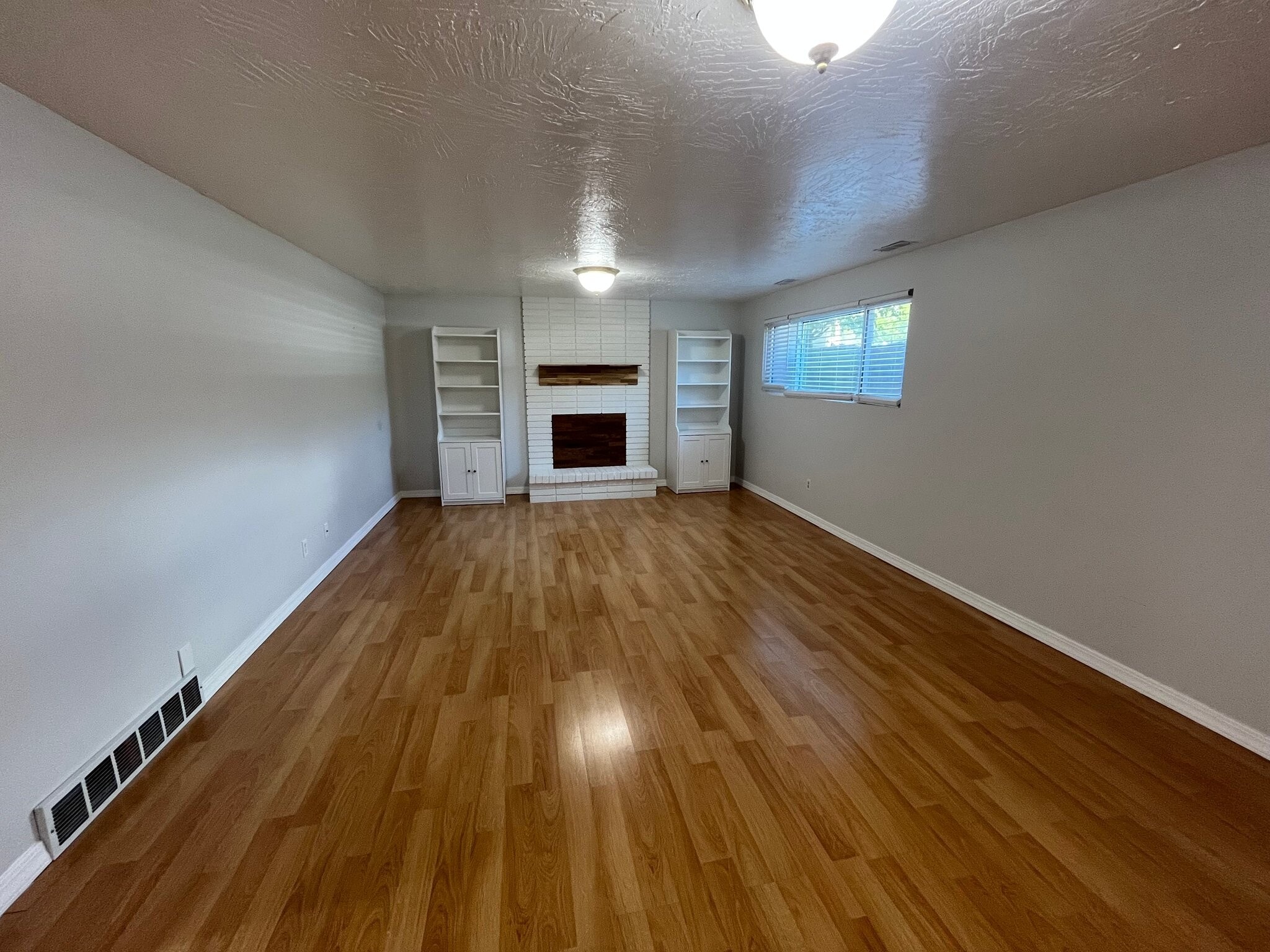 Building Photo - 121486 S 700 E