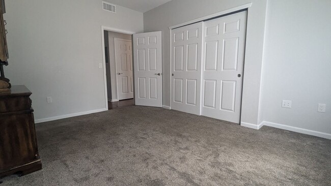 Building Photo - SUPER NICE 2-BDRM, 2-BATH MAIN LEVEL CONDO...