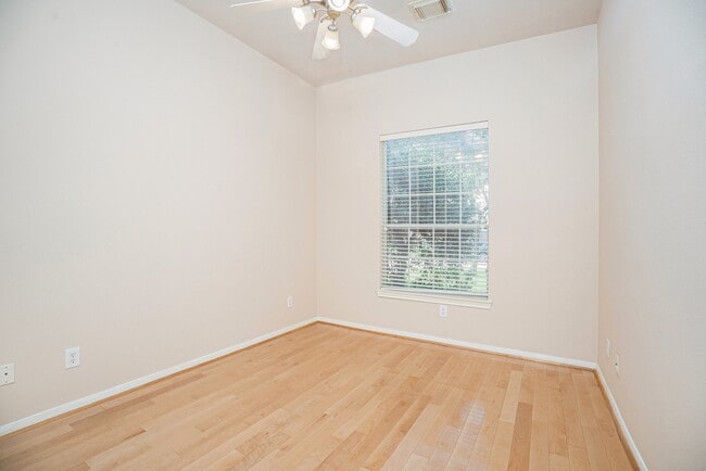 Building Photo - 2517 Flycatcher Cove Dr