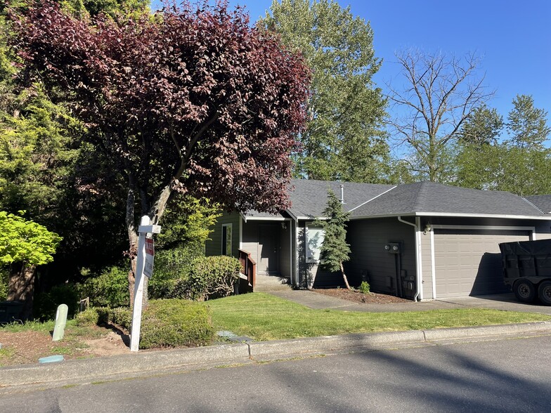 Primary Photo - 1417 Estate Pl