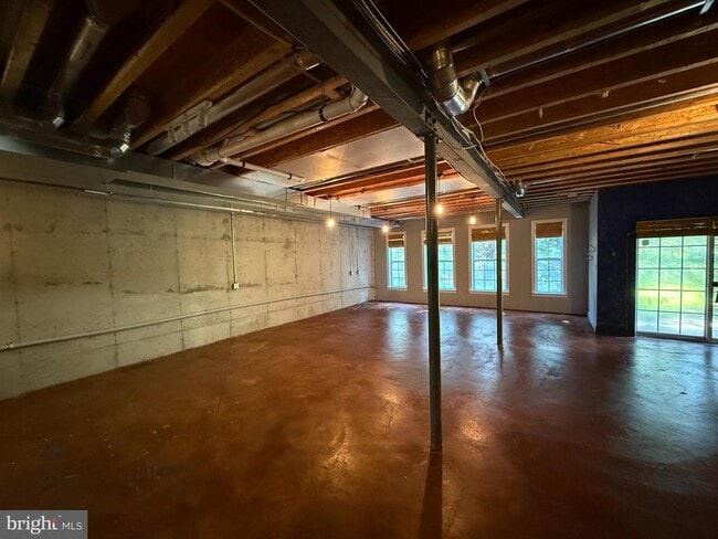 Building Photo - 59 Old Barn Dr