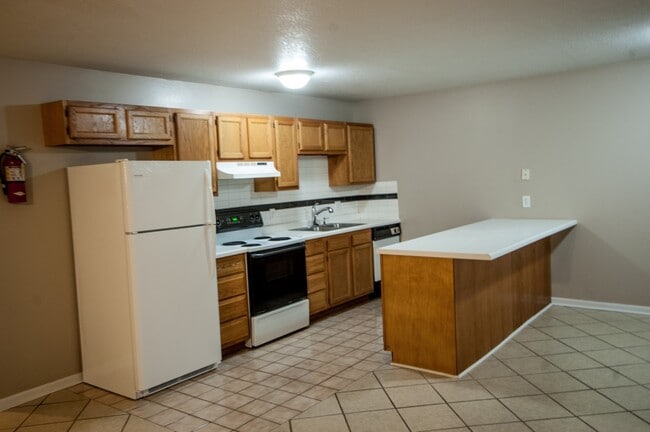 Building Photo - 101-103 South Plum