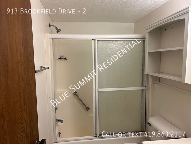 Building Photo - 913 Brookfield Dr