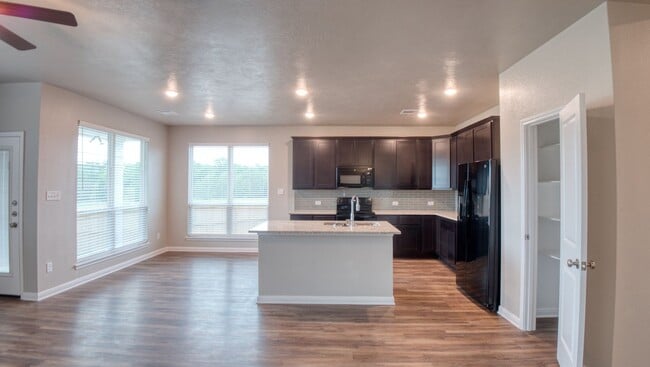 Building Photo - Spacious Single-Family Home Available Now!