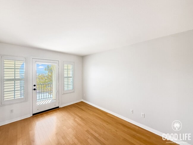 Building Photo - Updated 5BR/3BA San Diego home with modern...