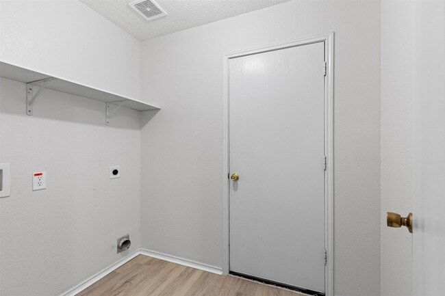 Building Photo - 13717 Canyon Ranch Rd