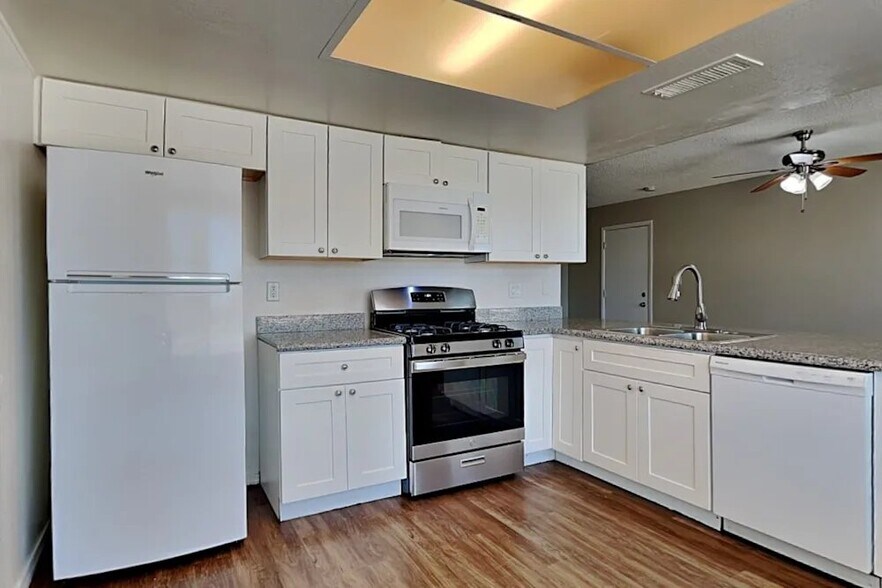 Building Photo - 4409 N 90th Dr