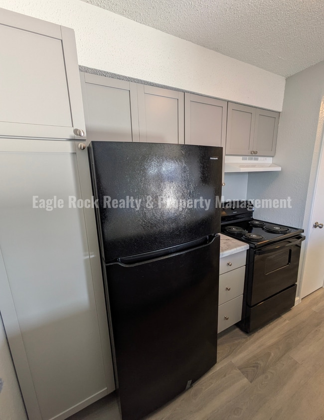 Building Photo - East Tulsa Duplex Unit for Rent (2beds/1.5baths)