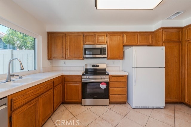 Building Photo - 9769 Hampton Ct