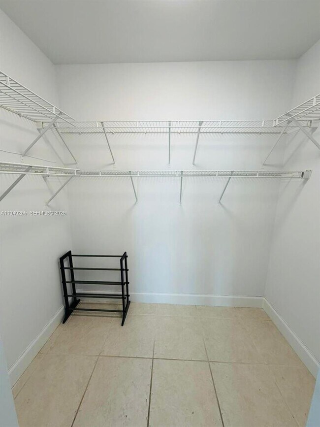 Building Photo - 50 Menores Ave