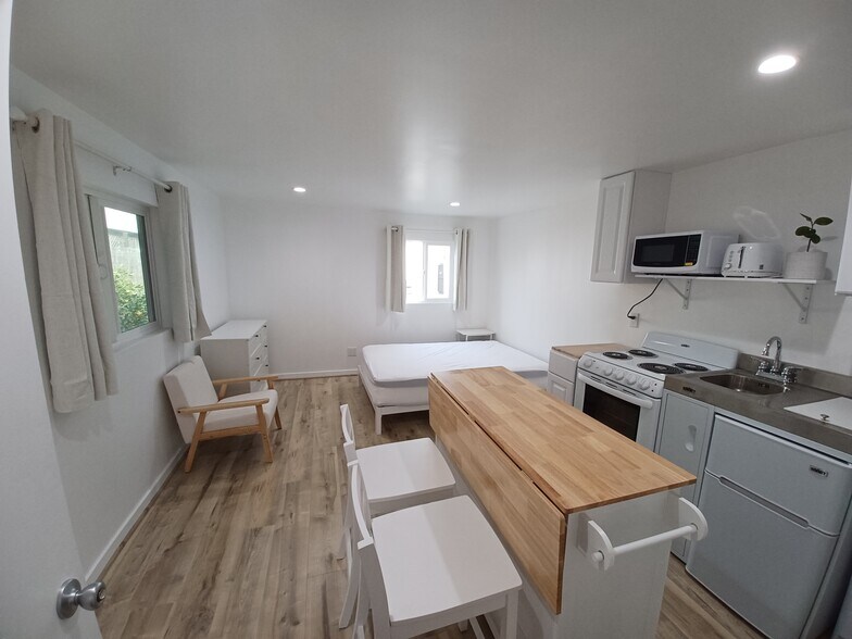 Building Photo - 3125 Curts Ave