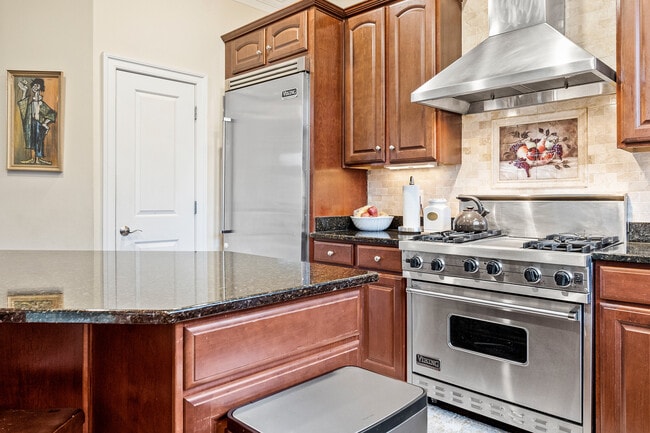 Building Photo - 7000 Eastern Red Cedar Ln