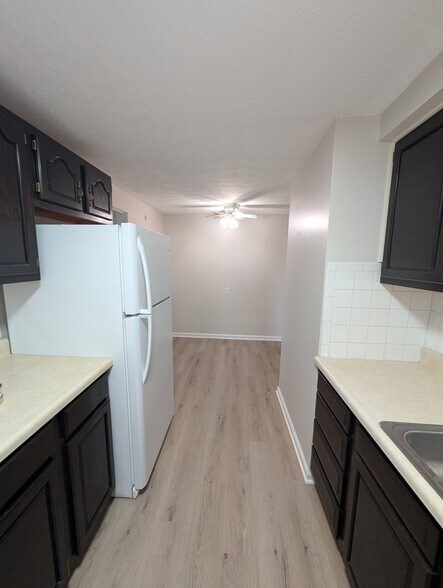 Building Photo - 515 Corona Ave