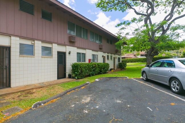 Building Photo - Tropic Garden Townhouse 2b1.5b1pkg