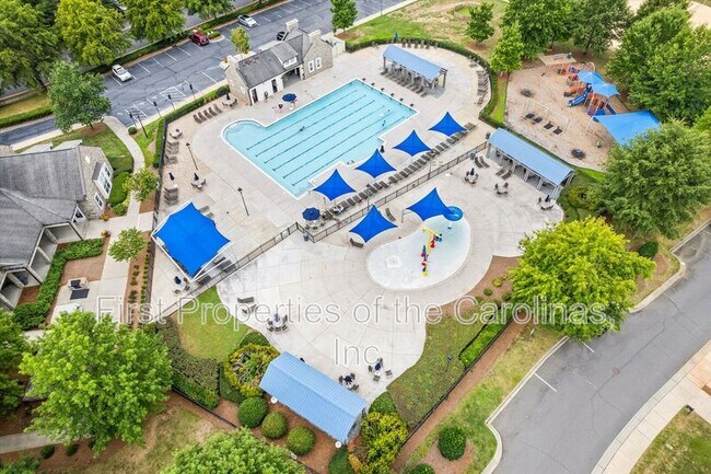 Building Photo - 9736 Springholm Dr