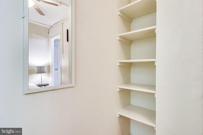 Building Photo - 1111 Arlington Blvd