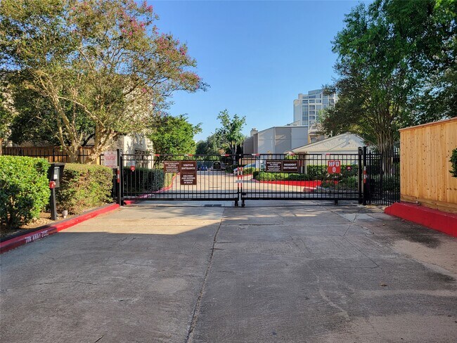 Building Photo - 5711 Sugar Hill Dr