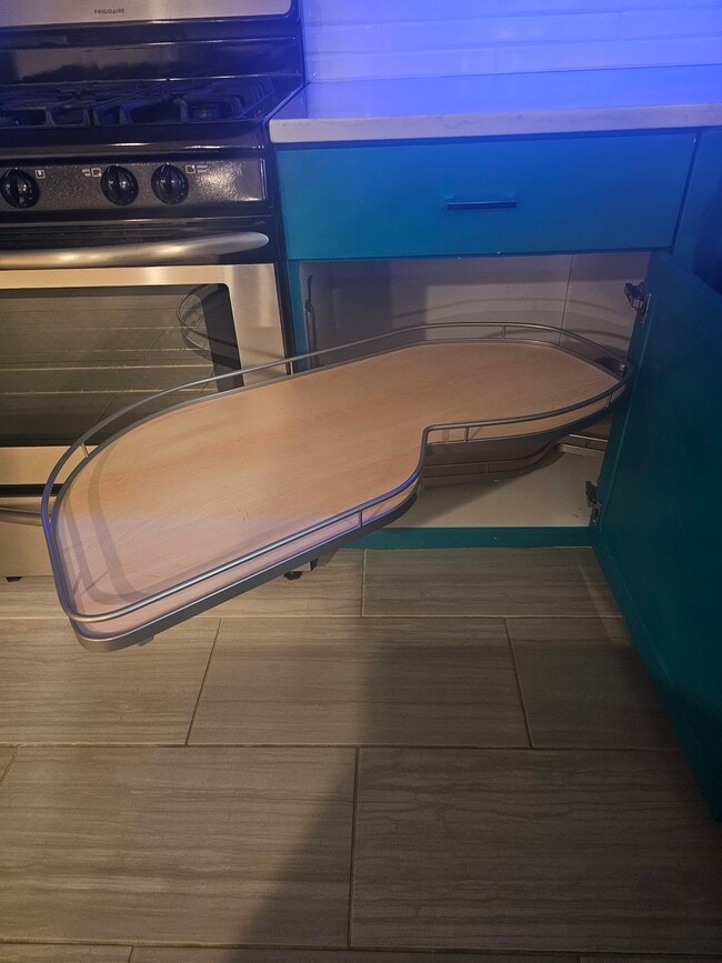 Building Photo - 3920 SE Grant St