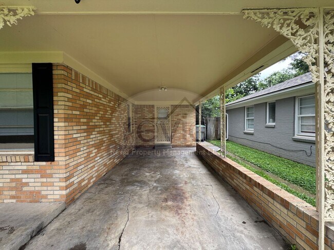 Building Photo - 4770 Verne Rd