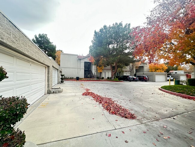 Building Photo - (PENDING APPLICATION) Gated West Lancaster...