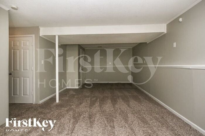 Building Photo - 5801 Somers Dr