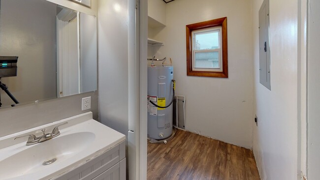 Building Photo - 33 Westminster Ave