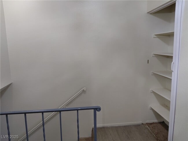 Primary Photo - 1336 N Jones Blvd