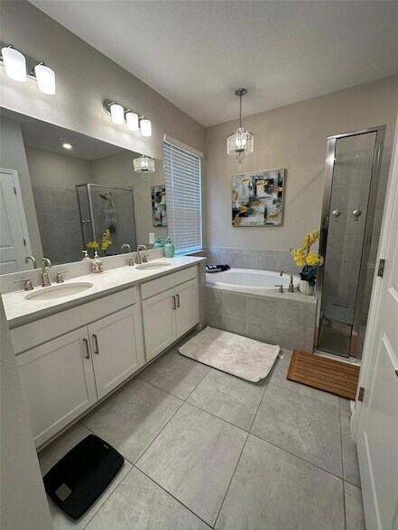 Building Photo - 33805 Astoria Cir