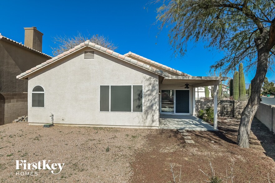 Building Photo - 7225 W Opossum Dr