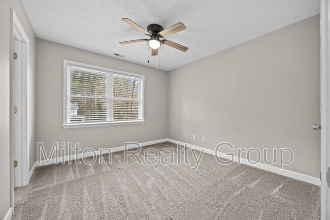 Building Photo - 107 Laura Ln