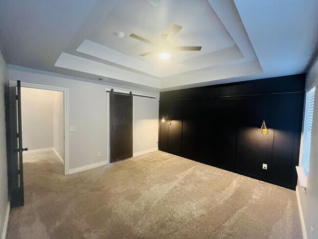 Building Photo - Charming 4-Bed, 2-Bath Home in Yukon - Gated Community in Mustang Public School District!