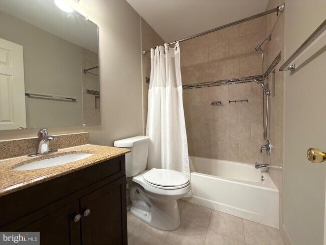 Building Photo - 7684 Green Garland Dr