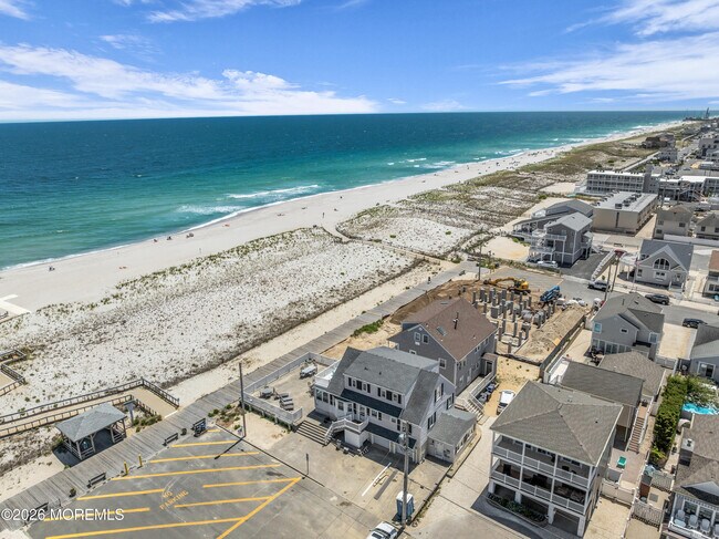 Building Photo - 2400 Oceanfront