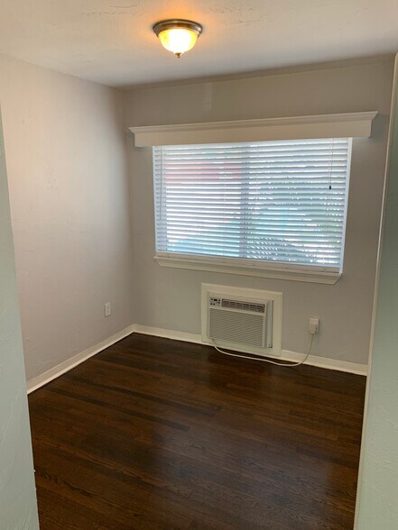 Building Photo - 1 Bed/1 Bath - Unit 605
