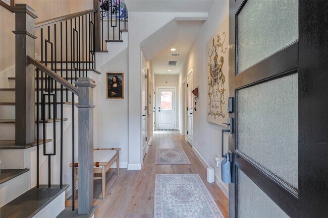 Building Photo - 11005 Upland Forest Dr