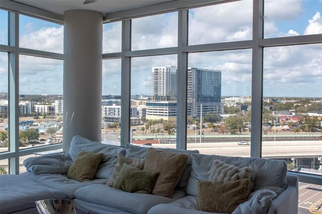 Building Photo - 1120 E Kennedy Blvd