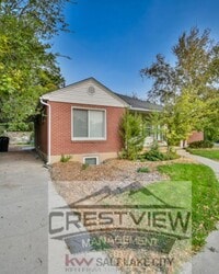 Building Photo - Martin Triplex