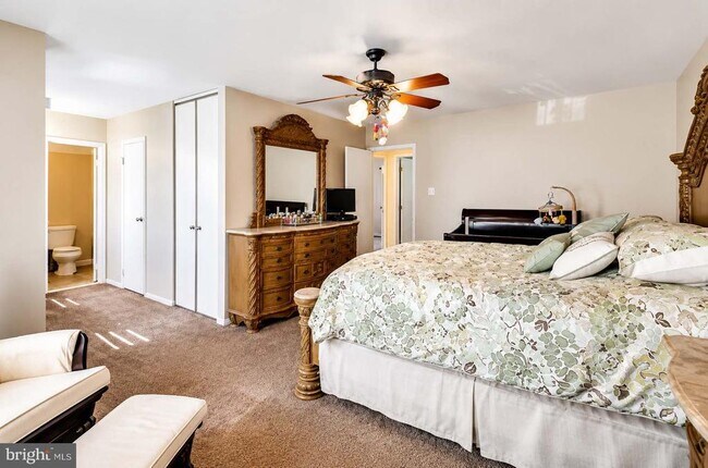 Building Photo - 44 Brambling Ln