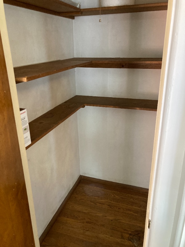 Building Photo - 6213 Nagel Ave