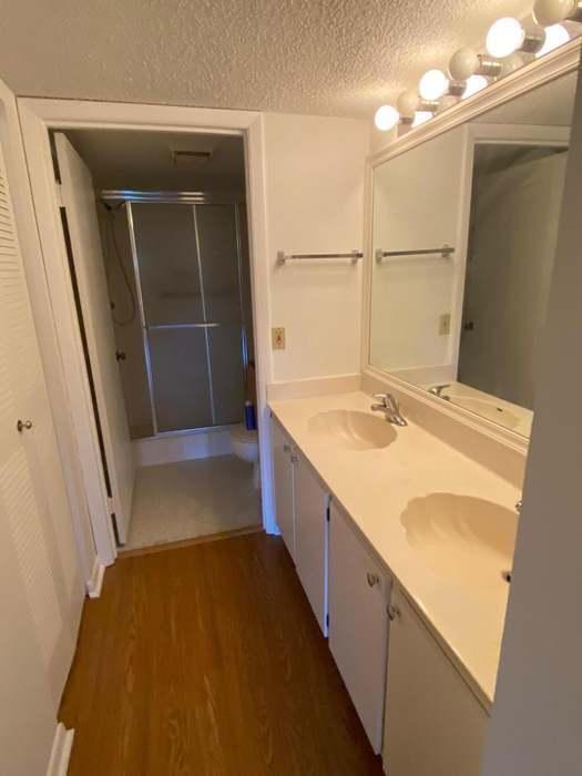 Building Photo - 7879 Willow Spring Dr