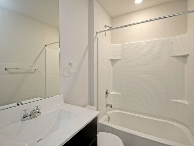 Building Photo - 4 BR/ 2 BA in Seguin - 1612 SF in Arroyo Ranch!