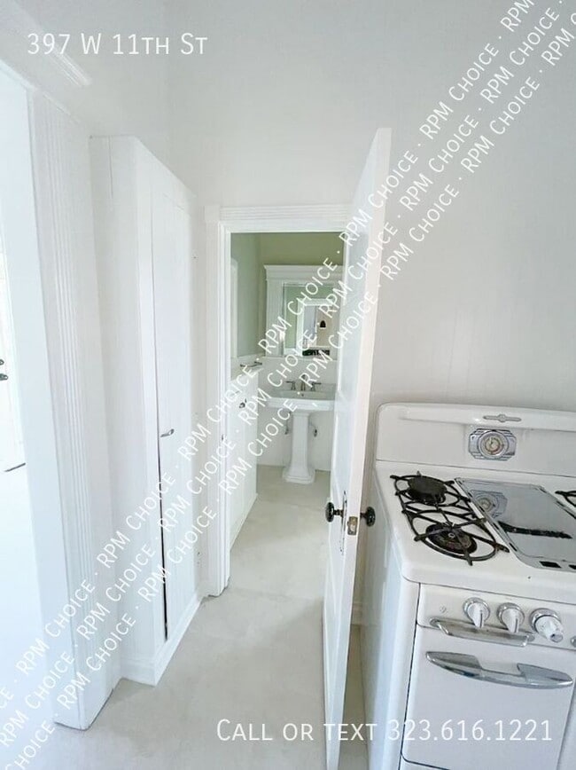 Building Photo - 397 W 11th St