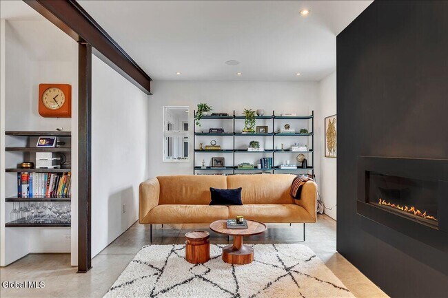 Building Photo - 18 Granite St