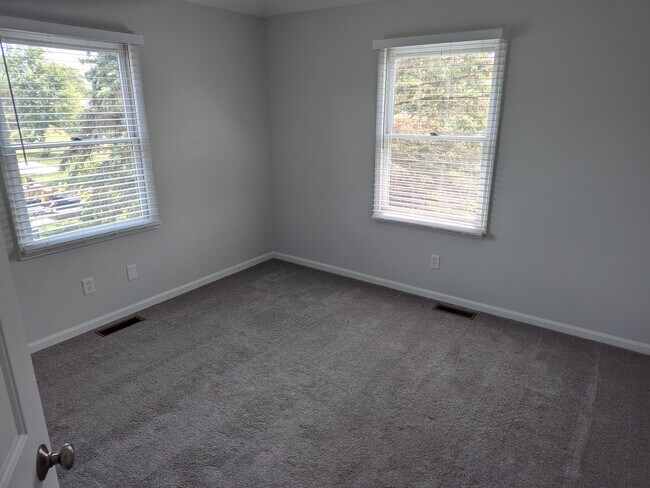Building Photo - 34521 Springvale Cir